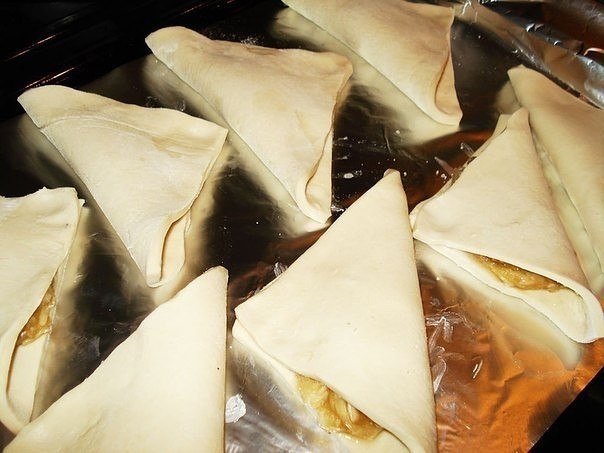 Слоёнки с банановой начинкой Слоёнки с банановой начинкой