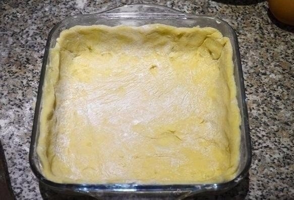 Открытый мясной пирог (из картофельного теста)