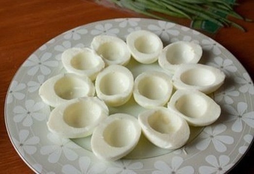 Яйца, фаршированные ветчиной Яйца, фаршированные ветчиной