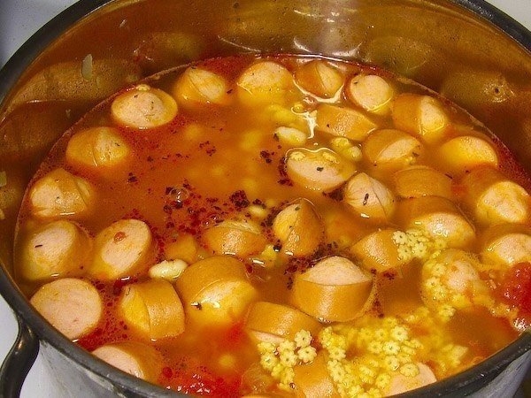 Итальянский томатный суп с сосисками Итальянский томатный суп с сосисками