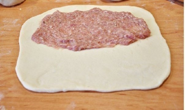 Чебуреки с мясом. Очень удачное хрустящее тесто. Чебуреки с мясом. Очень удачное хрустящее тесто.