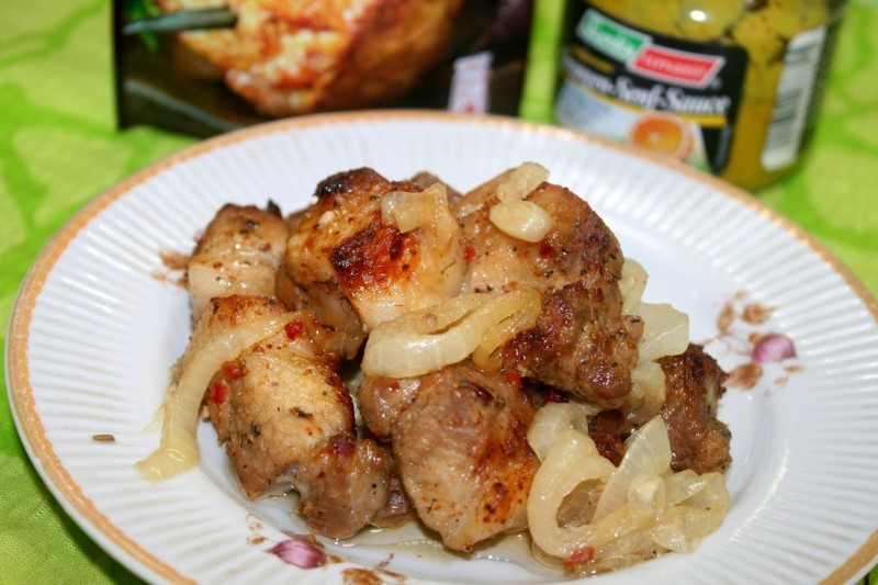 Шашлык в духовке на луковой подушке Шашлык в духовке на луковой подушке