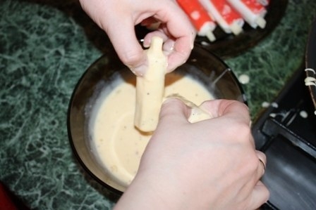 Крабовые палочки в кляре с сыром Крабовые палочки в кляре с сыром