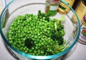 Макароны с сыром, зеленым горошком и брокколи Макароны с сыром, зеленым горошком и брокколи