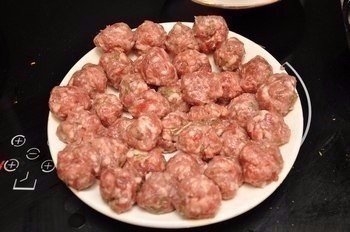Картофельная запеканка с мясными шариками Картофельная запеканка с мясными шариками