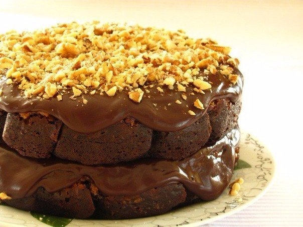 Шоколадный торт с карамельной прослойкой