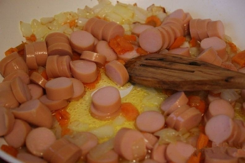 Быстрый суп с сосисками. Быстрый суп с сосисками.