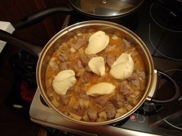 Мясо в сырном соусе Мясо в сырном соусе