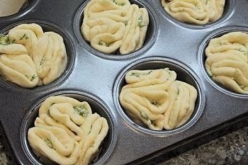 Чесночные булочки. Чесночные булочки.