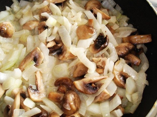 Мясо в горшочке с картофелем и сыром Мясо в горшочке с картофелем и сыром