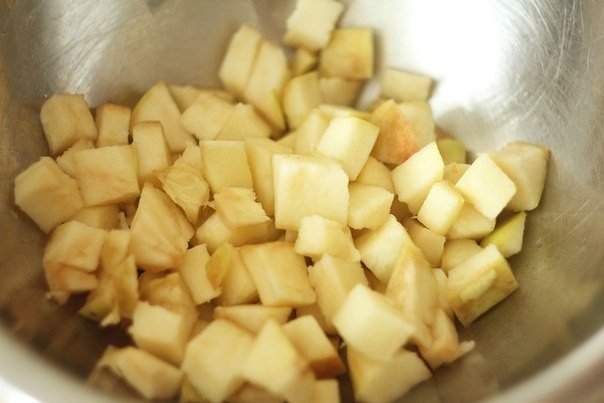 Шарлотка с яблоками Шарлотка с яблоками