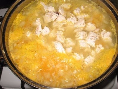 Сырный суп с курицей.