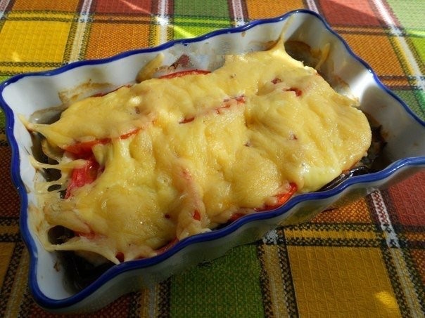 Куриное филе с баклажанами и помидорами в духовке Куриное филе с баклажанами и помидорами в духовке