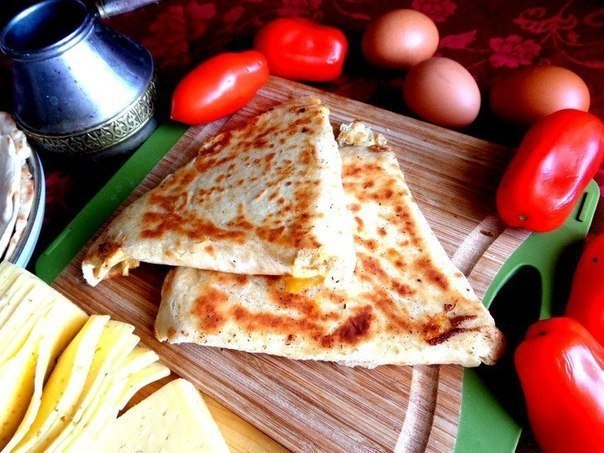 Фото к рецепту: Ёка, армянская закуска из лаваша
