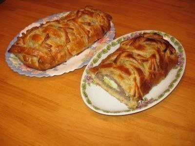 Фото к рецепту: Мясной рулет в тесте по-домашнему Фото к рецепту: Мясной рулет в тесте по-домашнему