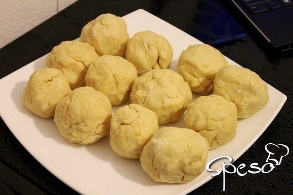 Фото к рецепту: Самый быстрый и вкусный рецепт торта Наполеон Фото к рецепту: Самый быстрый и вкусный рецепт торта Наполеон
