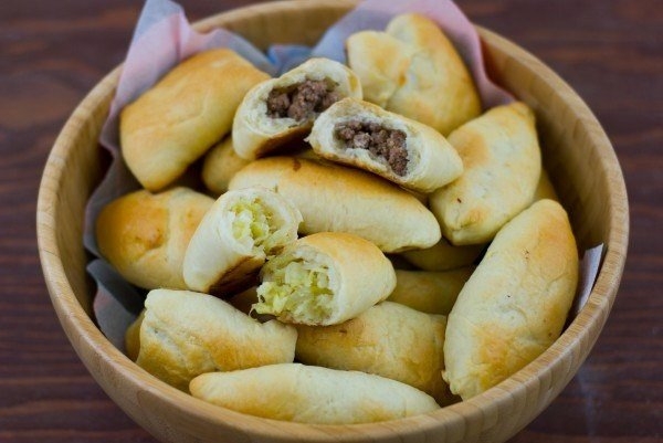 Пирожки с капустой и мясом с фото