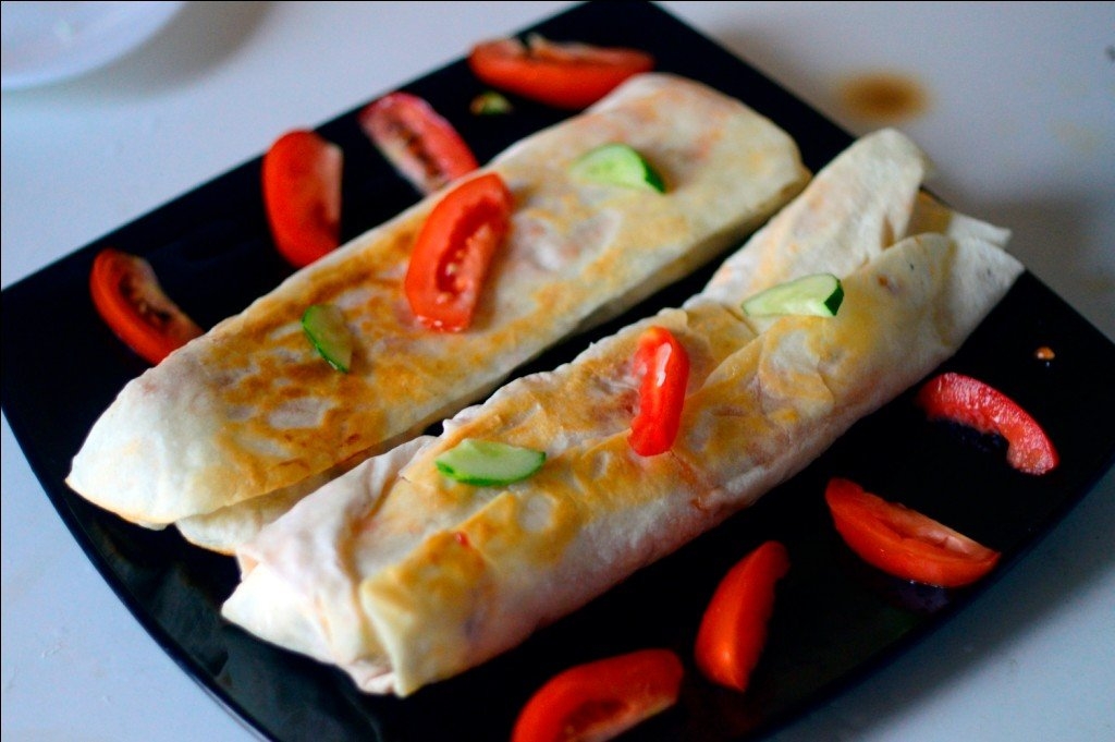 Фото к рецепту: Рецепт шаурмы с курицей Фото к рецепту: Рецепт шаурмы с курицей
