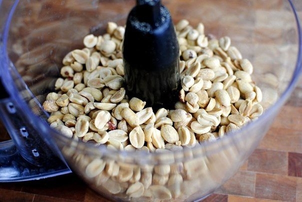 Фото к рецепту: Домашнее арахисовое масло-паста