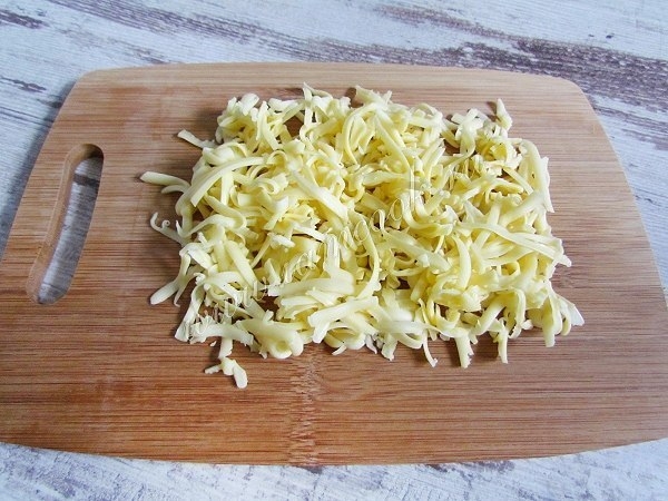 Фото к рецепту: Салат из пекинской капусты с сухариками Фото к рецепту: Салат из пекинской капусты с сухариками