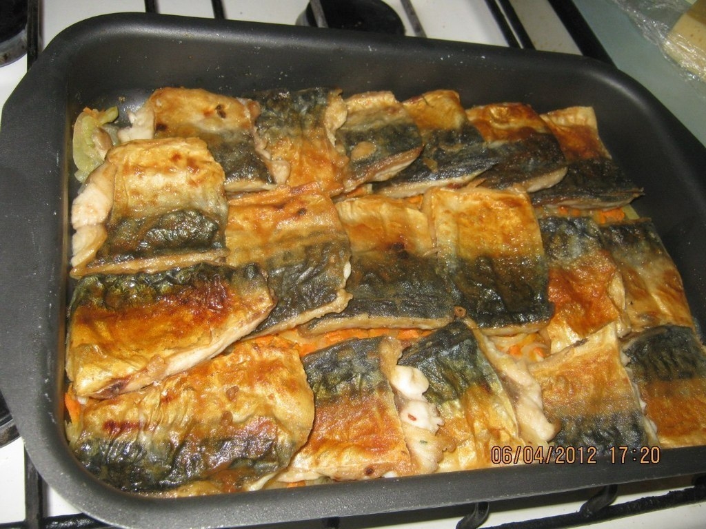 Скумбрия запеченная кусочками в фольге в духовке рецепт с пошагово Скумбрия запеченная кусочками в фольге в духовке рецепт с пошагово