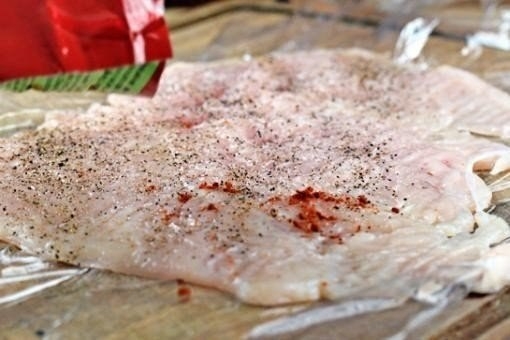 Фото к рецепту: Рулетики из курицы с брокколи Фото к рецепту: Рулетики из курицы с брокколи
