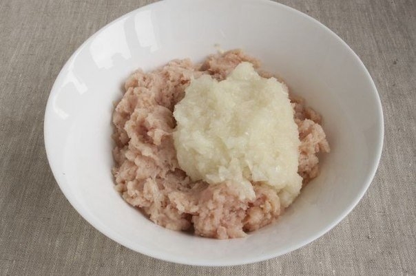 Фото к рецепту: Куриные тефтели Фото к рецепту: Куриные тефтели