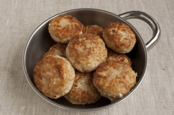 Фото к рецепту: Куриные тефтели Фото к рецепту: Куриные тефтели