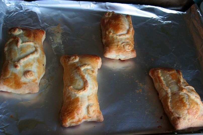 Фото к рецепту: Пирожки с курицей и сливочным сыром Фото к рецепту: Пирожки с курицей и сливочным сыром