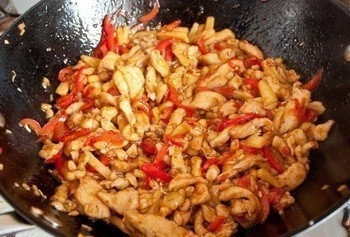 Фото к рецепту: Вкуснятина: курица стир-фрай с кисло-сладком соусе Фото к рецепту: Вкуснятина: курица стир-фрай с кисло-сладком соусе
