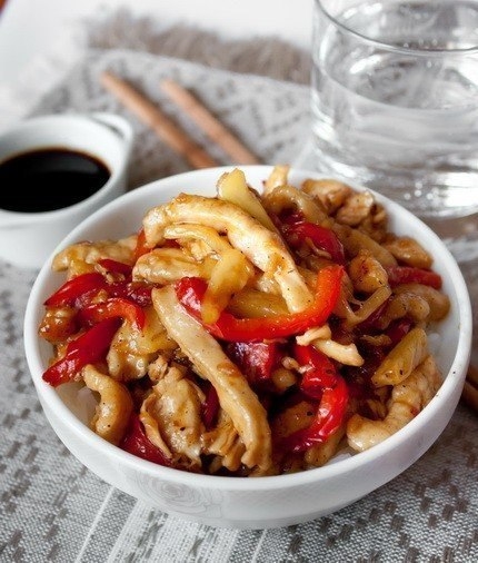 Фото к рецепту: Вкуснятина: курица стир-фрай с кисло-сладком соусе Фото к рецепту: Вкуснятина: курица стир-фрай с кисло-сладком соусе