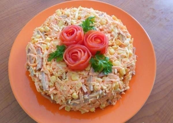 вкусный салат с помидорами и колбасой рецепт