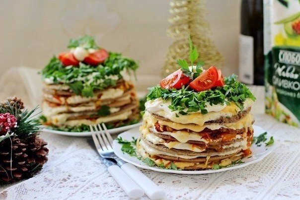 Фото к рецепту: Печёночные мини-тортики