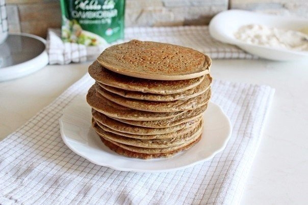 Фото к рецепту: Печёночные мини-тортики Фото к рецепту: Печёночные мини-тортики