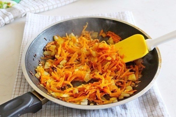 Фото к рецепту: Печёночные мини-тортики Фото к рецепту: Печёночные мини-тортики