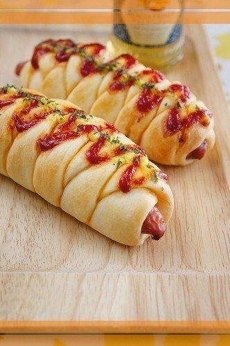 Фото к рецепту: Венские сосиски в тесте/Wiener Sausage Bread. Фото к рецепту: Венские сосиски в тесте/Wiener Sausage Bread.