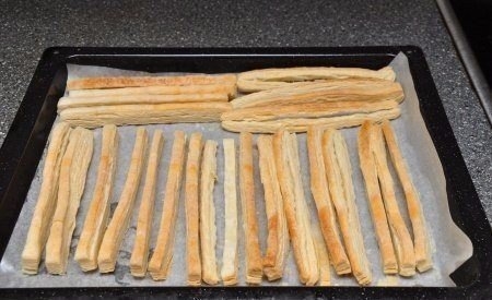 Фото к рецепту: Очень вкусный торт Слоеное полено Фото к рецепту: Очень вкусный торт Слоеное полено