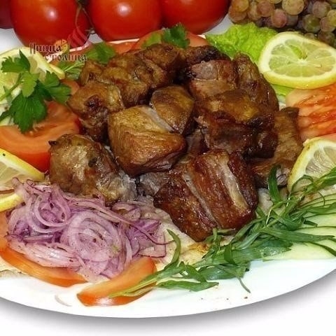 Фото к рецепту: Вкуснейший шашлык в духовке Фото к рецепту: Вкуснейший шашлык в духовке