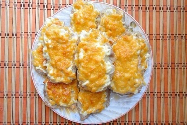 Фото к рецепту: Мясо по-французски в духовке Фото к рецепту: Мясо по-французски в духовке