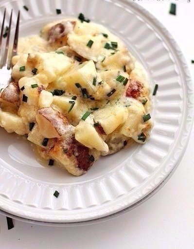Фото к рецепту: Самый вкусный картофель, запеченный в духовке Фото к рецепту: Самый вкусный картофель, запеченный в духовке