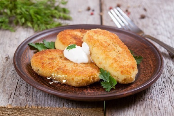 Фото к рецепту: Картофельные зразы с мясом/с грибами. Фото к рецепту: Картофельные зразы с мясом/с грибами.