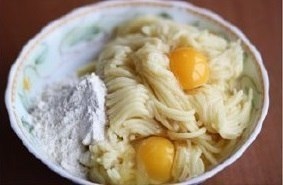 Фото к рецепту: Картофельные зразы с мясом/с грибами. Фото к рецепту: Картофельные зразы с мясом/с грибами.