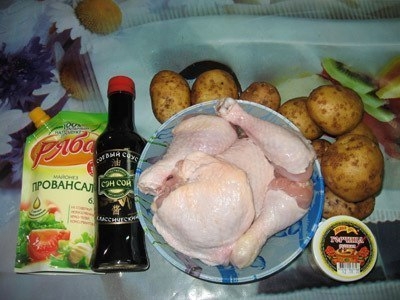 Фото к рецепту: Вкусная курочка в маринаде вместе с картошкой в духовке Фото к рецепту: Вкусная курочка в маринаде вместе с картошкой в духовке