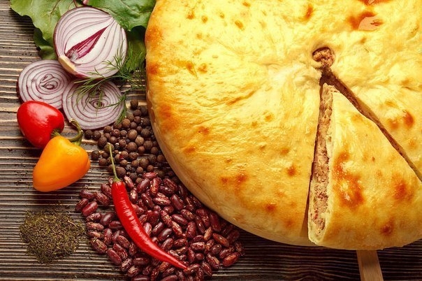 Фото к рецепту: Осетинские пироги с мясом. Фото к рецепту: Осетинские пироги с мясом.