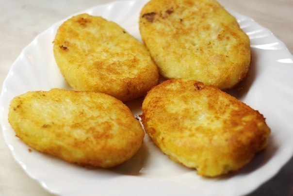 Фото к рецепту: Картофельные котлеты с курицей Фото к рецепту: Картофельные котлеты с курицей