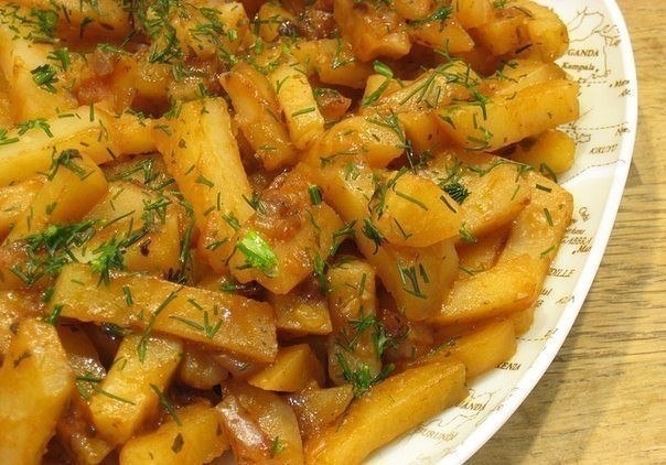 Фото к рецепту: Вкусная картошка в мультиварке на режиме Выпечка
