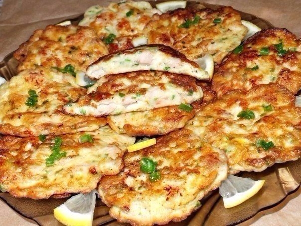 Фото к рецепту: Куриные котлетки по-французски Фото к рецепту: Куриные котлетки по-французски