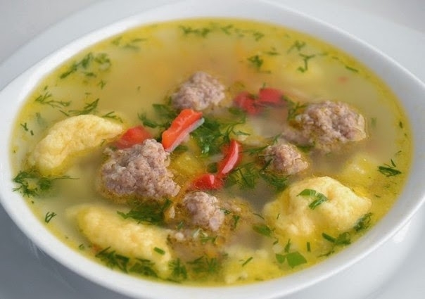 Фото к рецепту: Суп с фрикадельками и клёцками