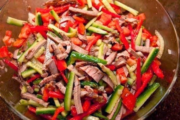 Фото к рецепту: Салат с говядиной и овощами