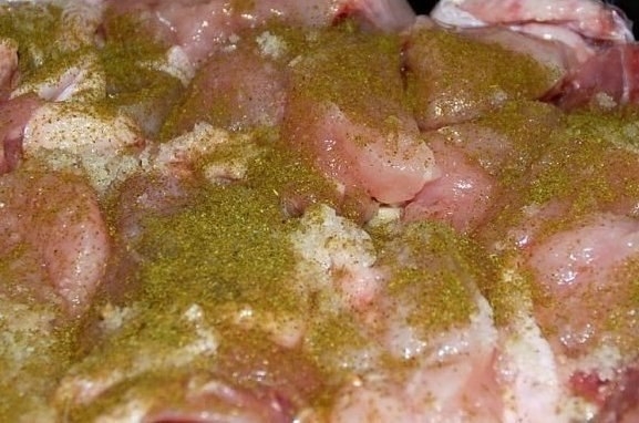 Курица, запеченная с гречкой. Курица, запеченная с гречкой.